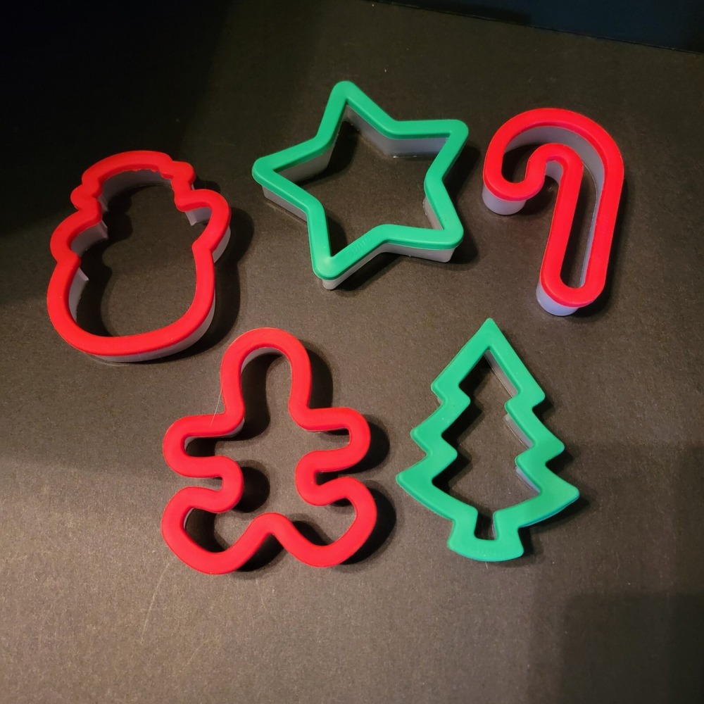 5 Piece Cookie Cutter Red Green Set Soft Grip Tree Star Snowman Candy Cane
